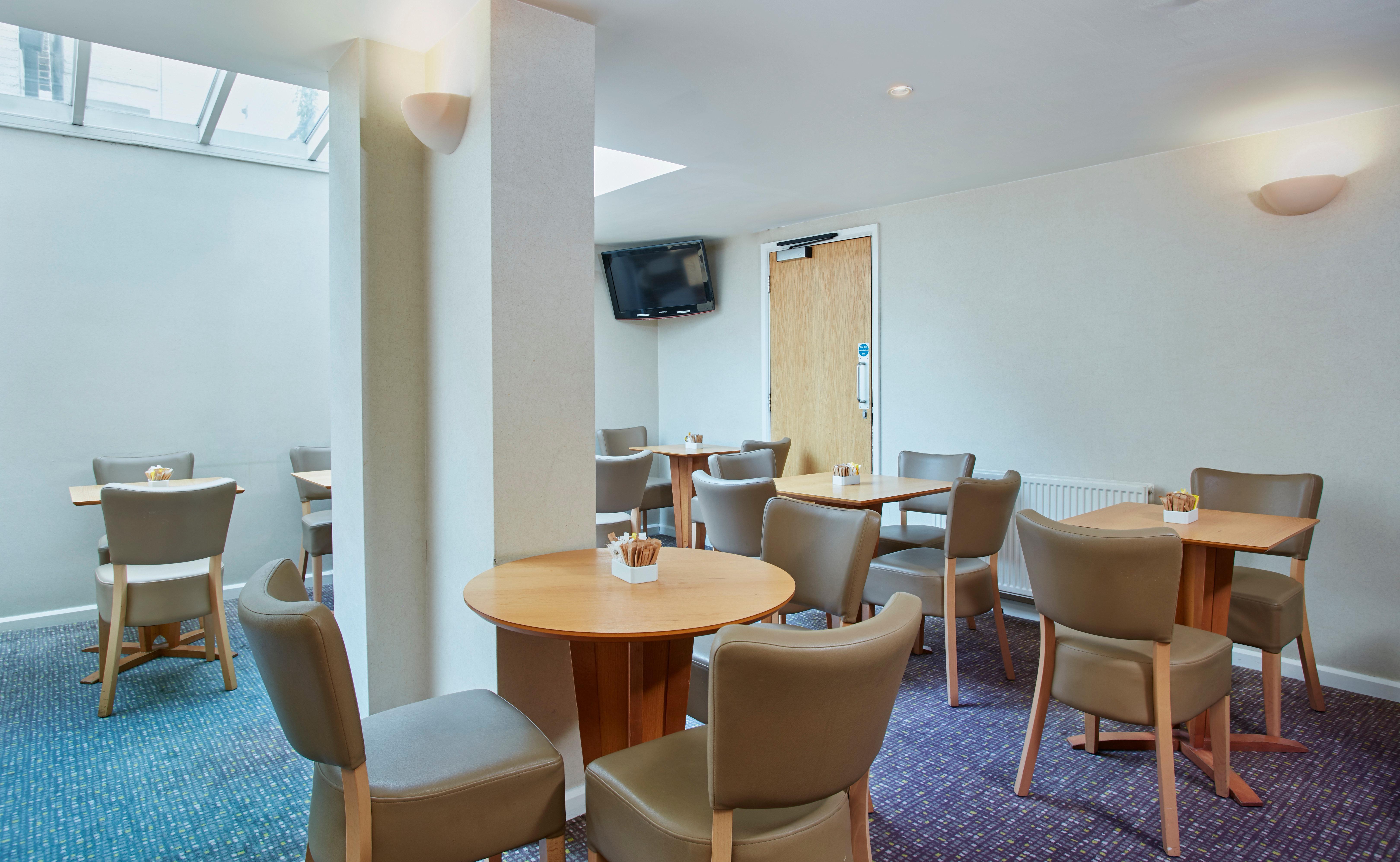 Holiday Inn Express London Victoria By Ihg Exterior foto