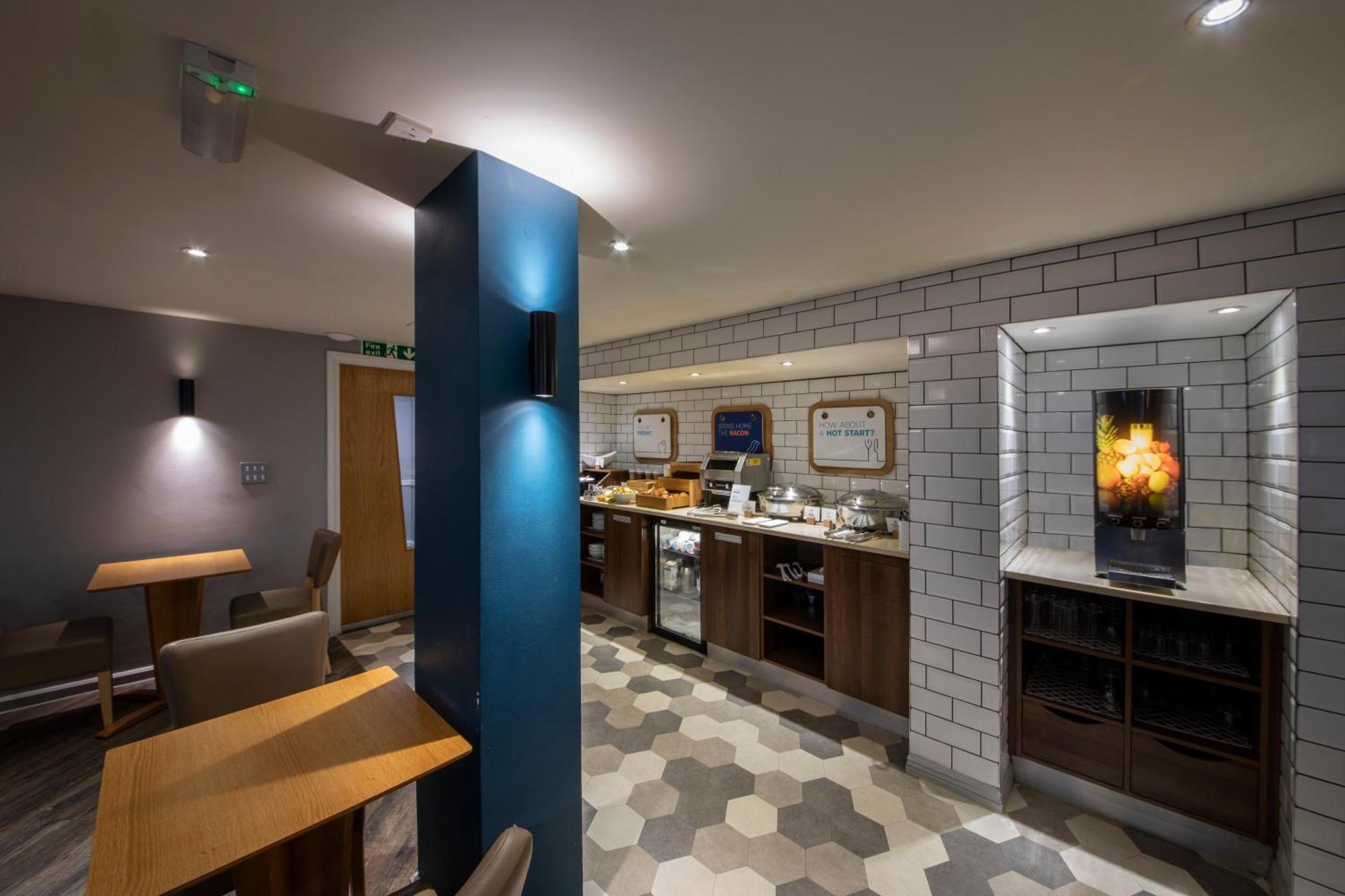 Holiday Inn Express London Victoria By Ihg Exterior foto