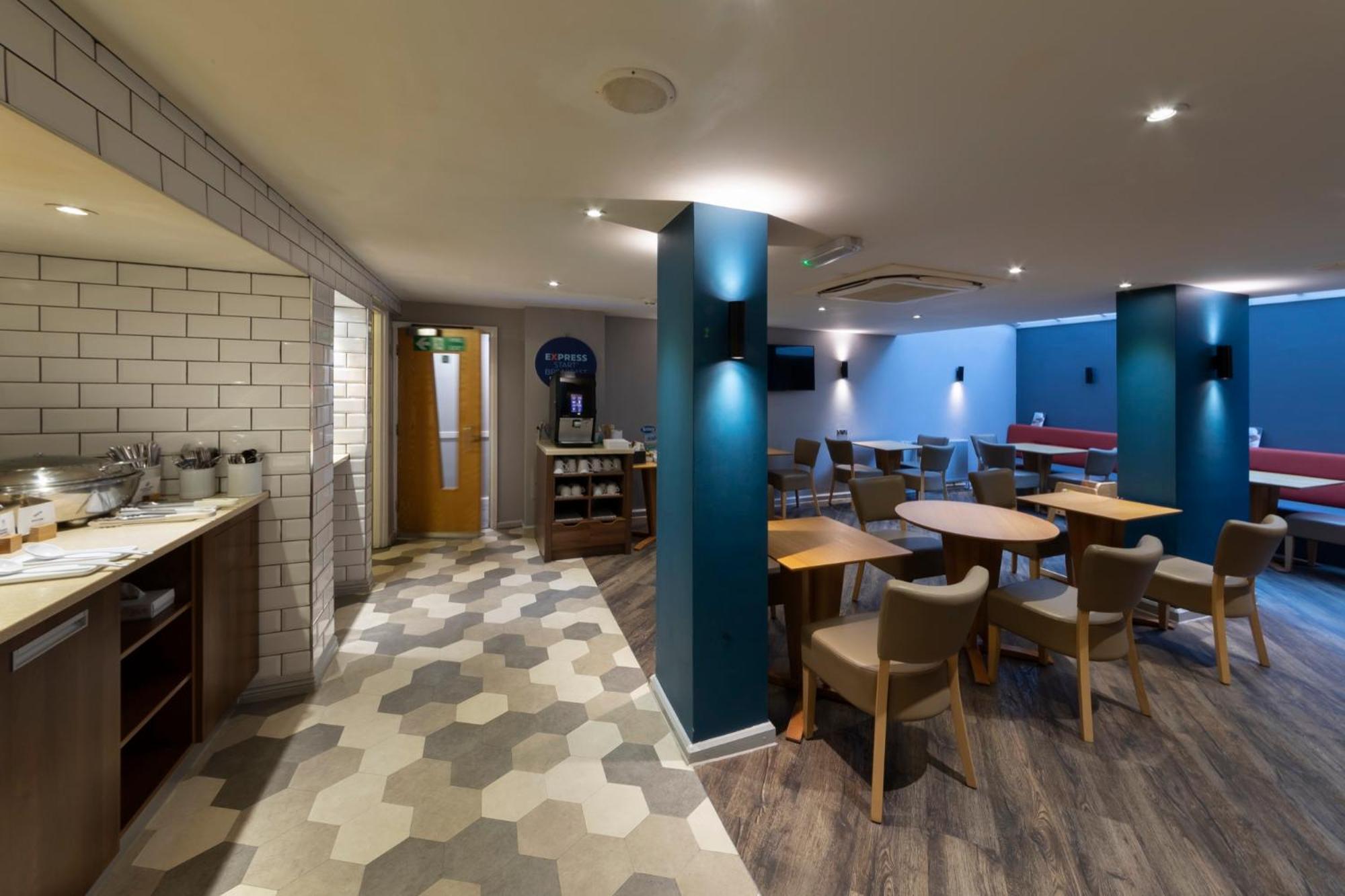 Holiday Inn Express London Victoria By Ihg Exterior foto