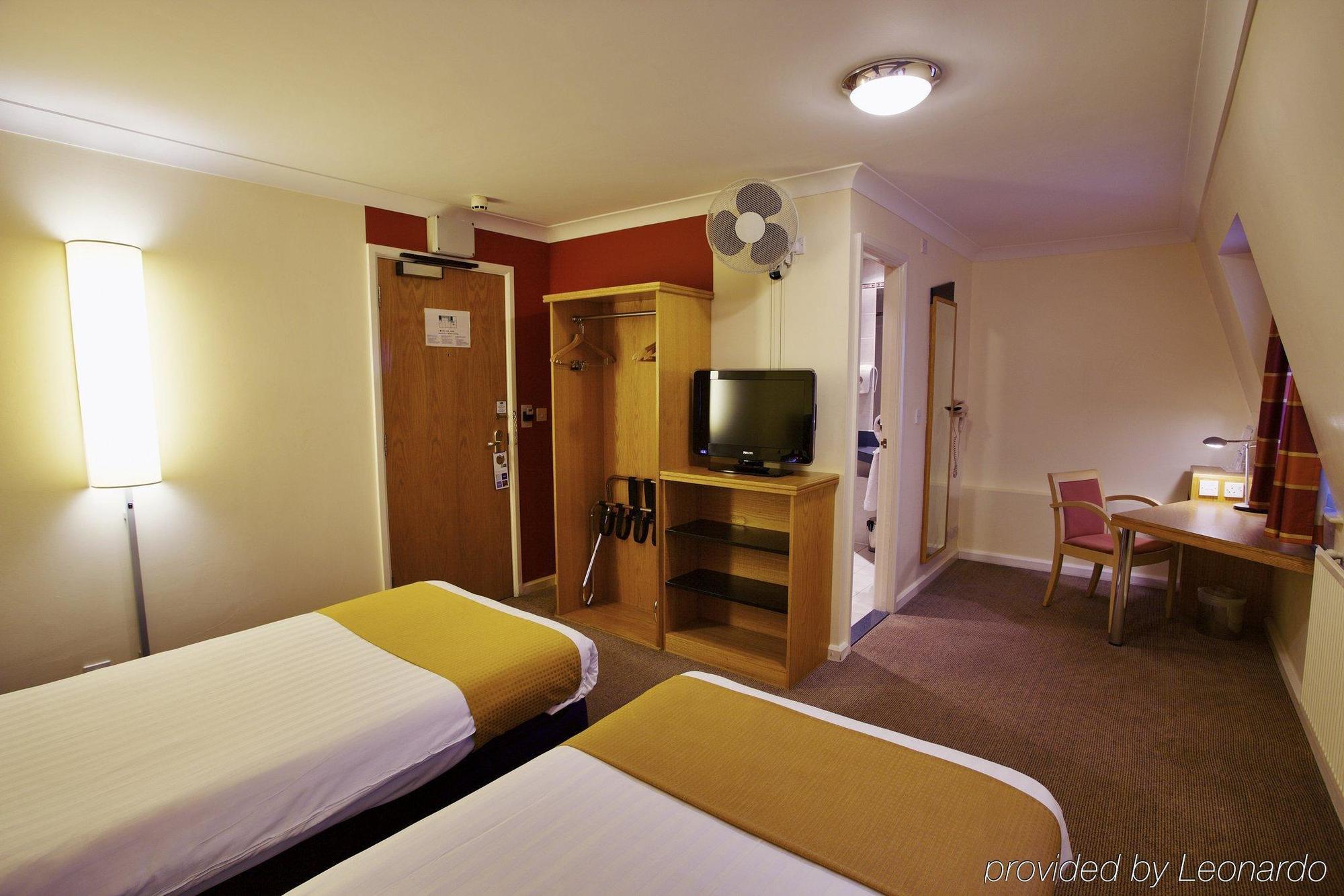 Holiday Inn Express London Victoria By Ihg Exterior foto